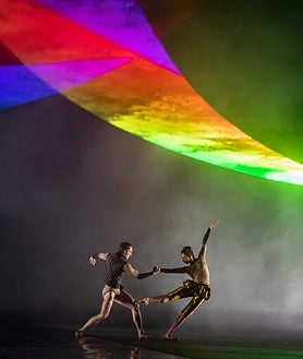 Imagen secundaria 2 - Arriba, Natalia Osipova en 'Woolf Works'. Izquierda, Wayne McGregor ensayando con Fumi Kaneko. Derecha, Joshua Junker y Leticia Días. 