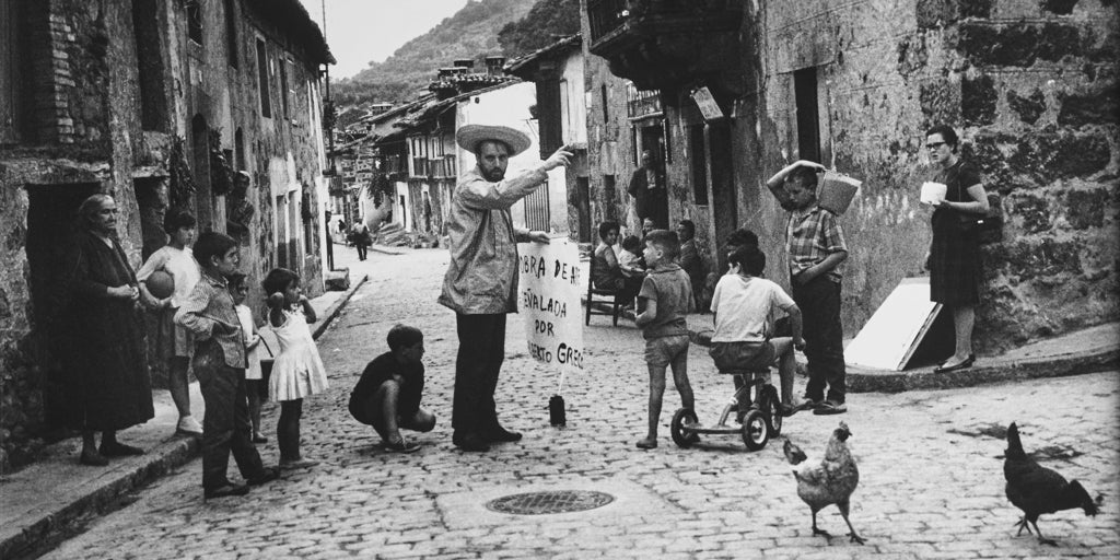 Alberto Greco, el artista que convirtió un pueblo de Ávila en obra de arte
