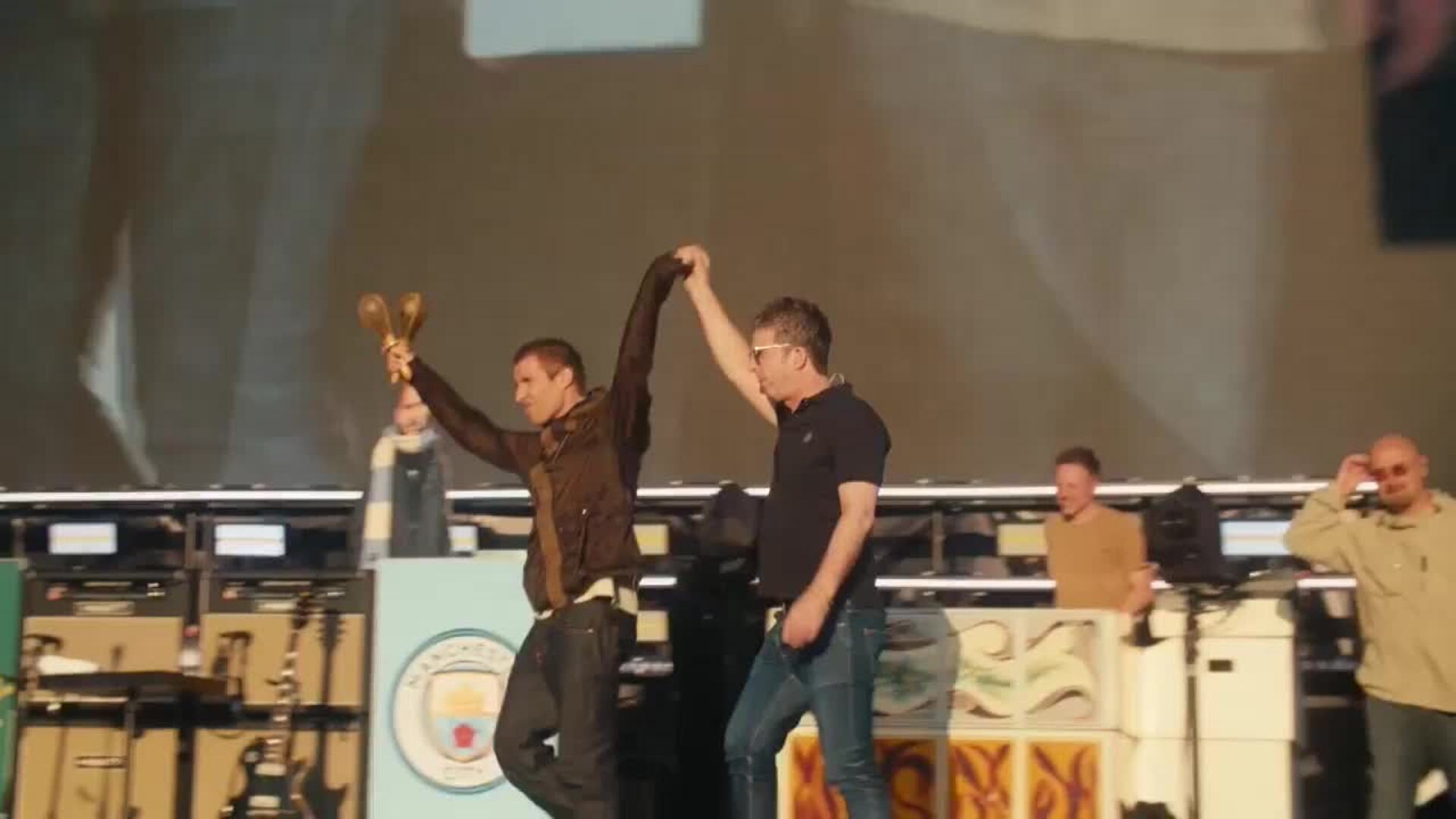 Oasis regresa al escenario en Mánchester, su ciudad natal, 16 años después de separarse