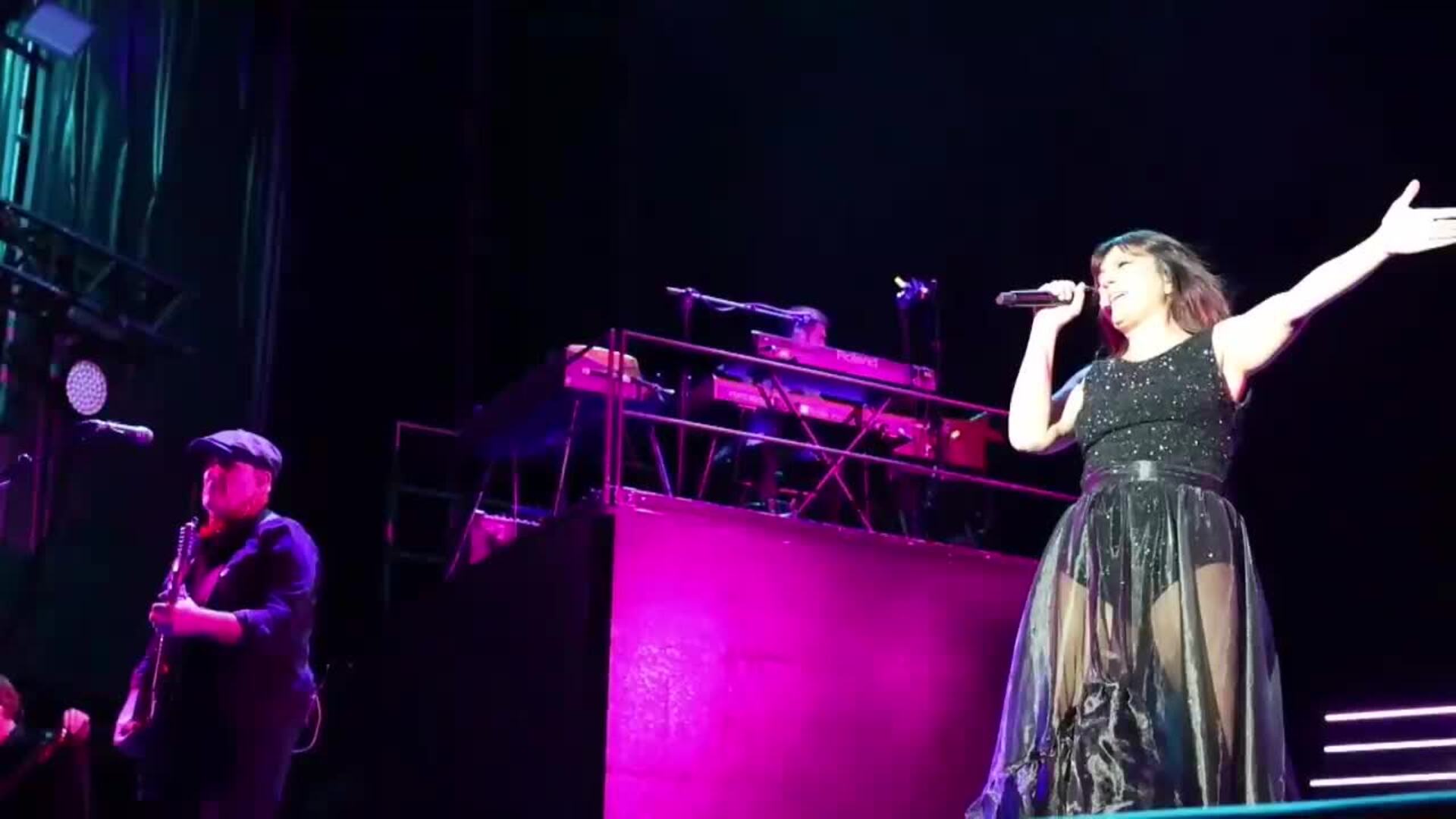 Amaral actúa en Toledo ante casi 6.000 personas, con entradas agotadas desde hace semanas