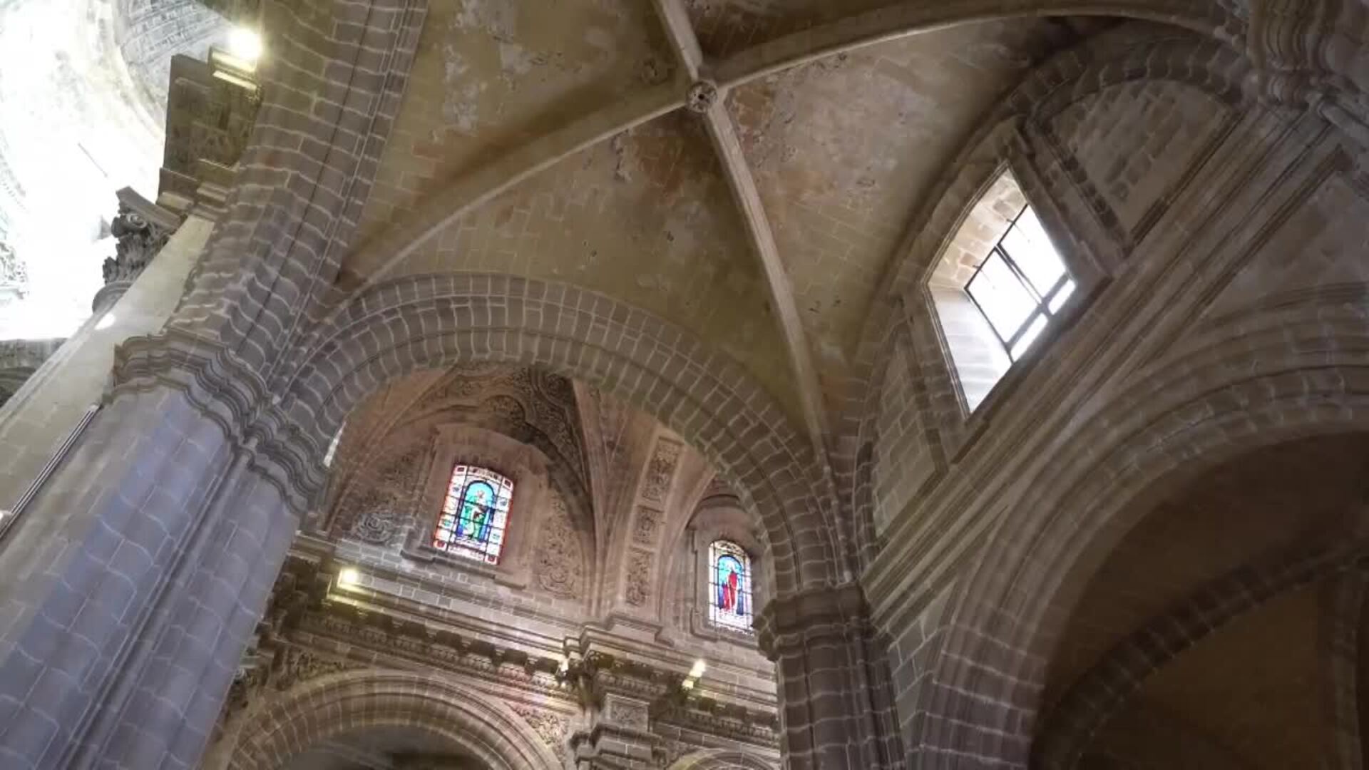 Jerez despide en la Catedral a Álvaro Domecq Romero tras un emotivo cortejo ecuestre