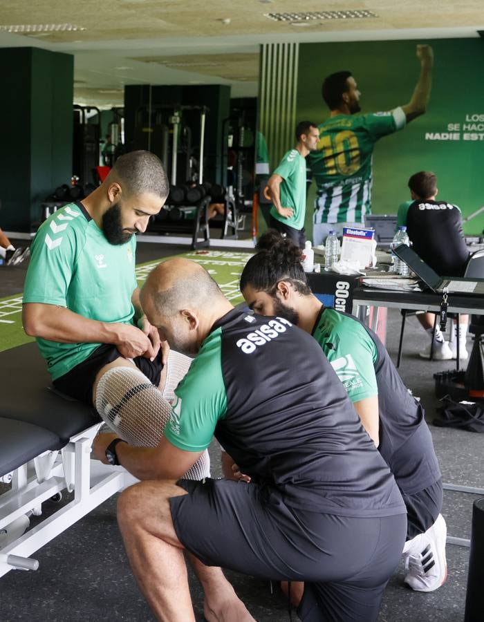 Reconocimiento médico a los jugadores del Betis