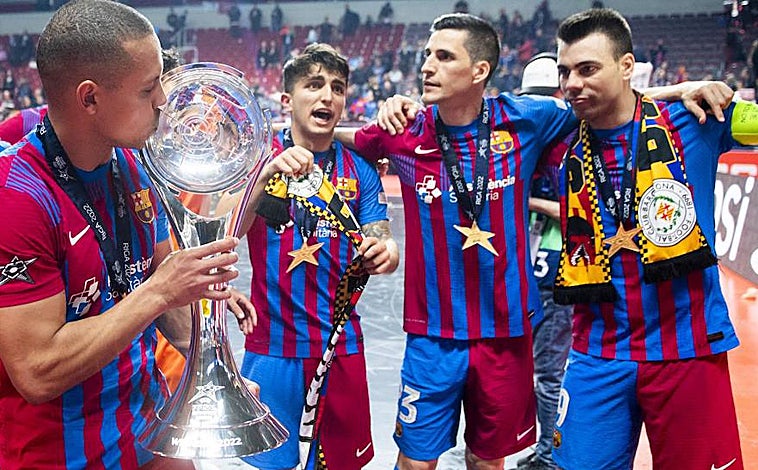 Imagen principal - Antes de coincidir en el Barça solo lo habían hecho, en la élite, con la camiseta de la selección española