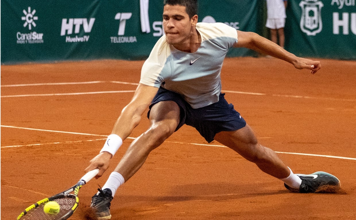 Otro sufrimiento para Alcaraz en la tierra de Hamburgo