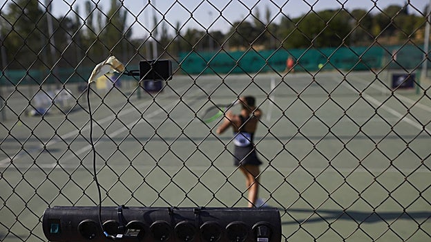 Los candidatos también eran observados en la distancia por cámaras