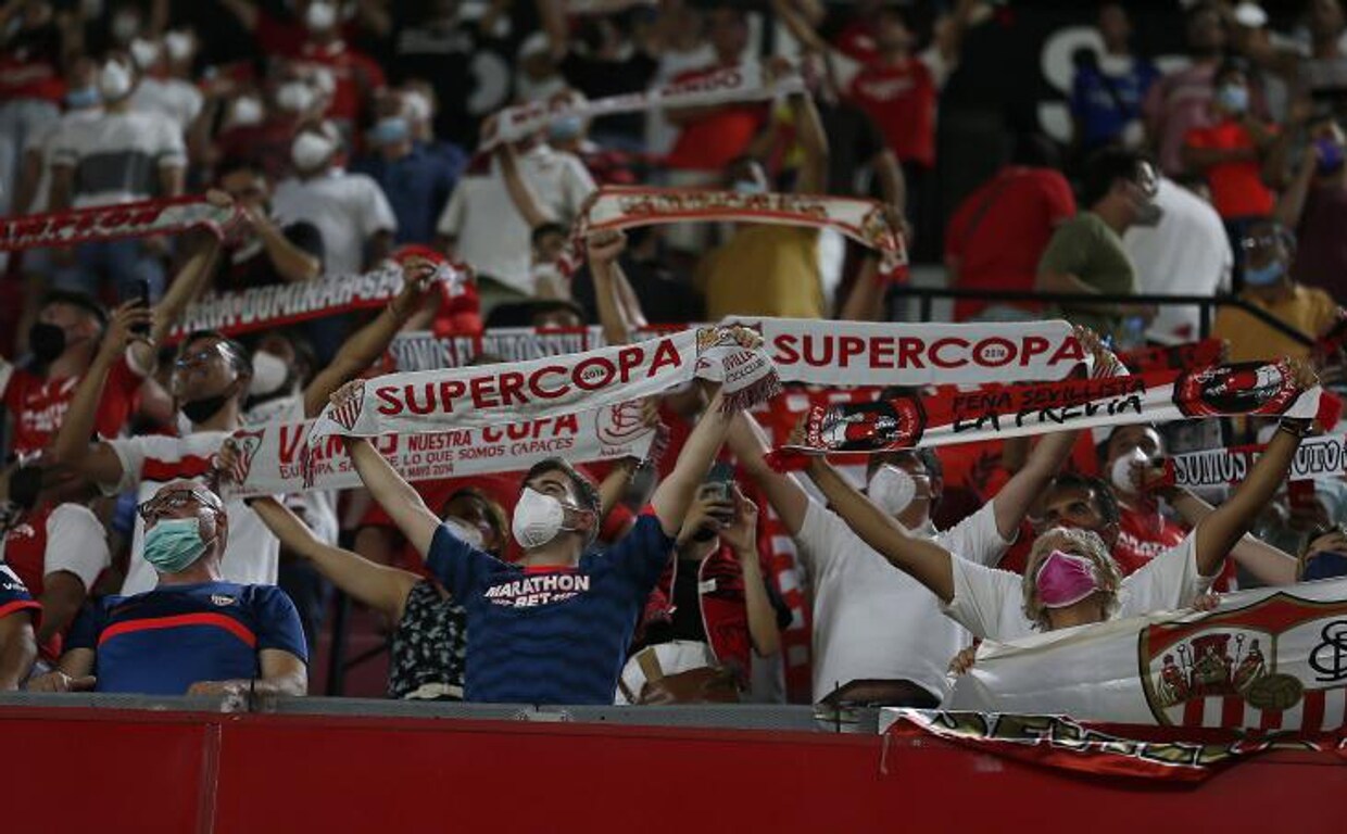 Aficionados del Sevilla, en un partido de su equipo
