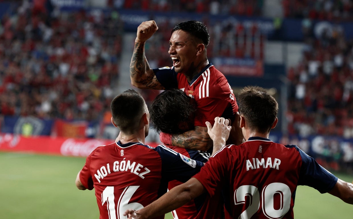 El Chimy Ávila celebra el 1-0 en el marcador