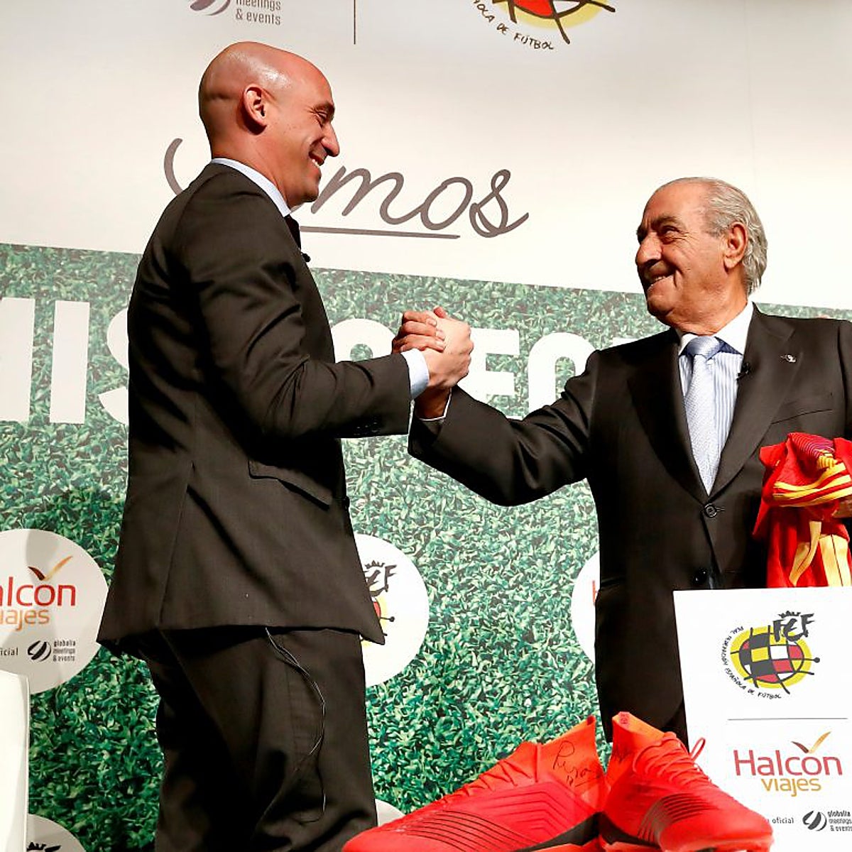 Rubiales, Juan José Hidalgo y un doble ascenso con el Estepona al estilo Piqué