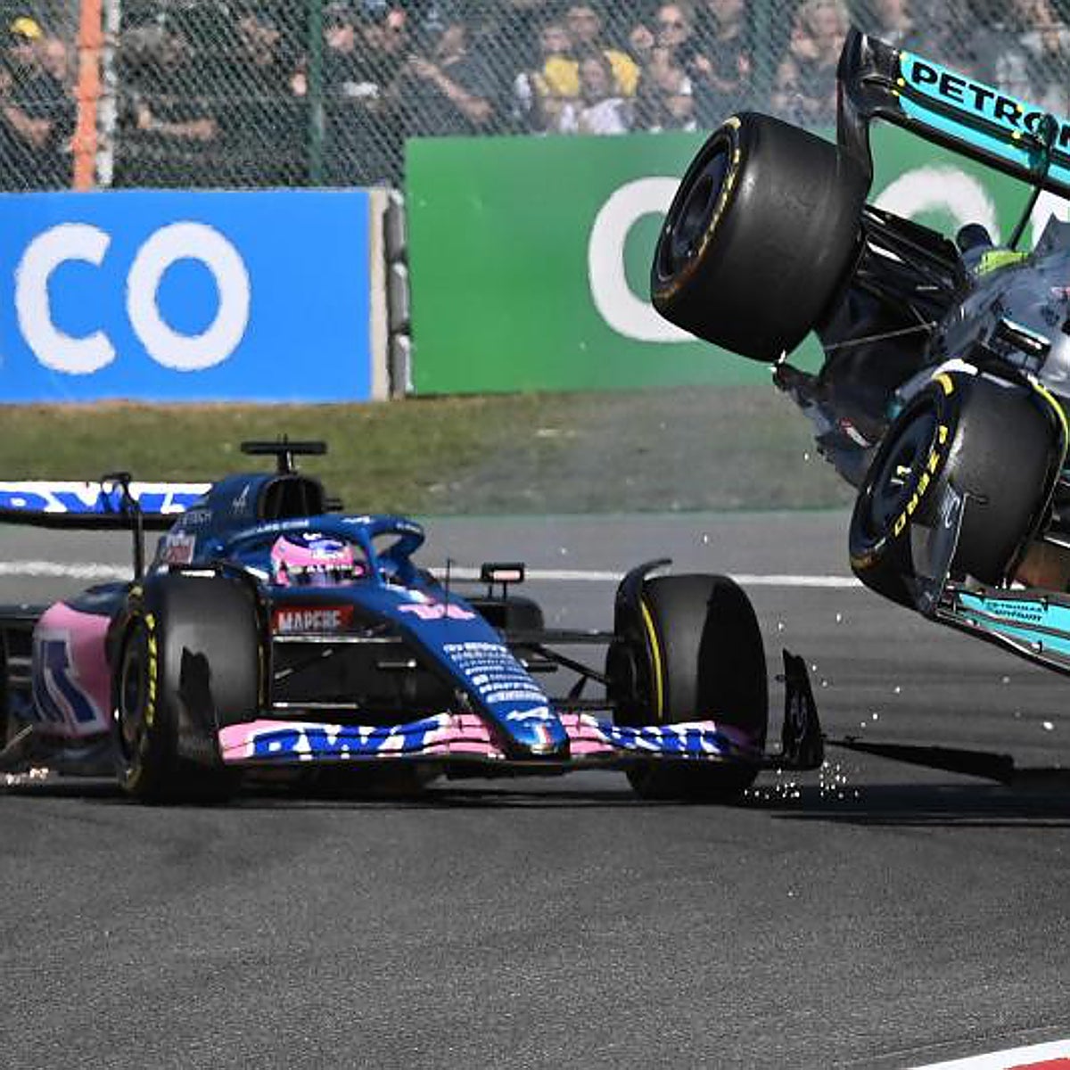 Alonso desmonta las pullas y críticas de Hamilton