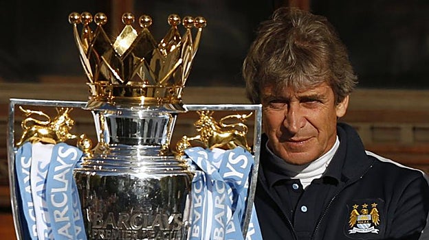 Pellegrini con el título nacional conquistado con el Manchester City