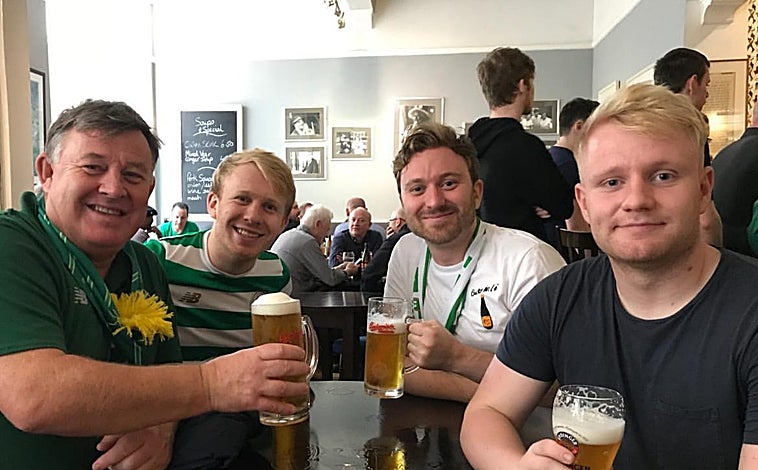 Imagen principal - Viaje a los orígenes del Celtic, el club de la caridad irlandesa