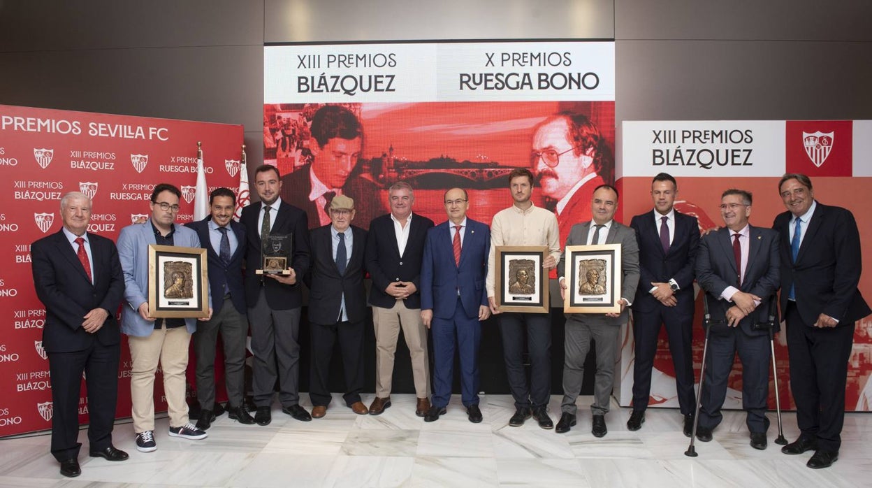 El Sevilla FC entrega los Premios Blázquez y Ruesga Bono