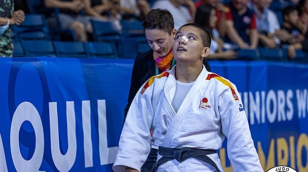Ai Tsunoda, con su madre y entrenadora Céline Roustant, en el Campeonato del Mundo de Guayaquil el pasado agosto