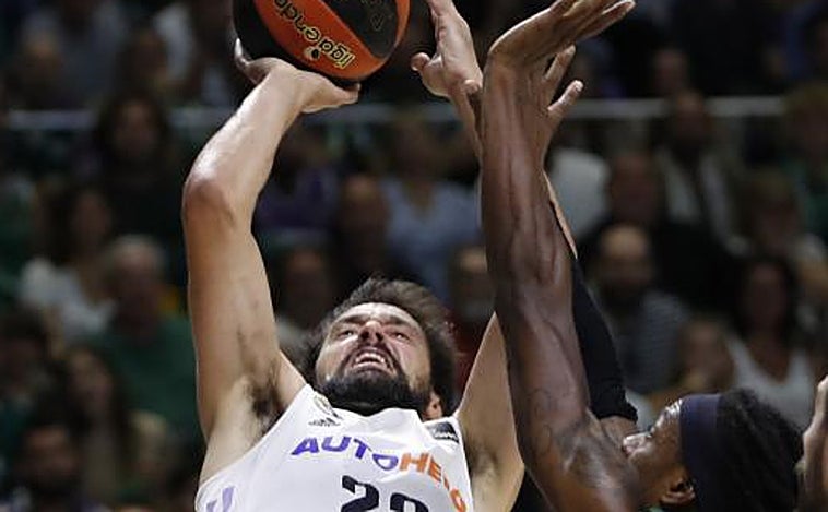 Llull prolonga el imparable inicio del Real Madrid