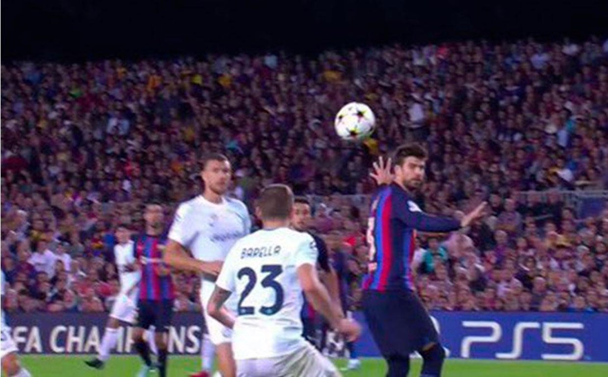 Piqué falla estrepitosamente en el gol de Inter