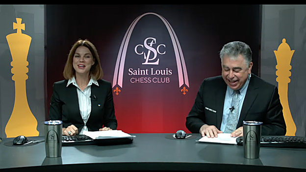 Los grandes maestros Anastasia Karlovich y Yasser Seirawan, comentaristas oficiales del torneo, fueron los primeros en reírse del suceso