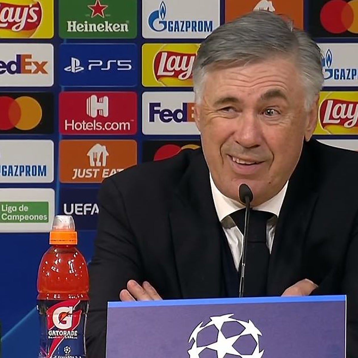 Ancelotti: «Si no quieres lesionarte, quédate en el sofá»
