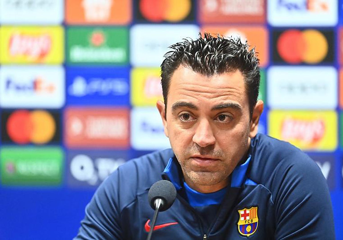 Xavi Hernández responde a las preguntas de los periodistas