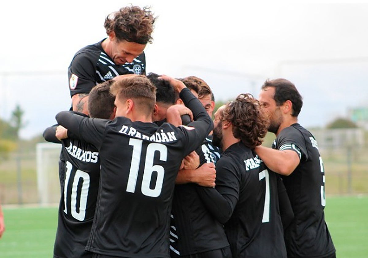 Los jugadores del DUX Internacional de Madrid celebran un gol en una temporada anterior