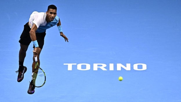 Aliassime, durante un saque