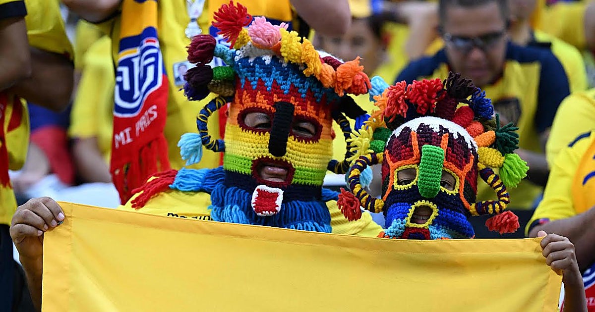 Seguidores del equipo de Ecuador en la inauguración del Mundial de Fútbol de Qatar en el estadio Al-Bayt