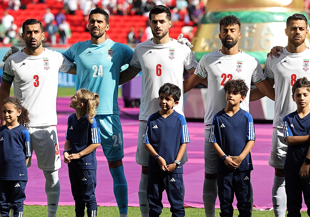Los jugadores de Irán sí cantaron el himno ante Gales