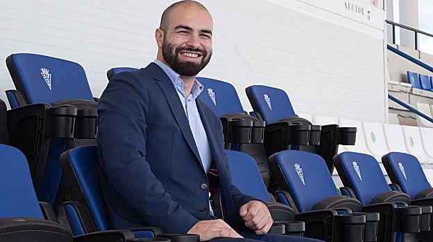 Louis Kinzinger, en el placo del San Fernando CD