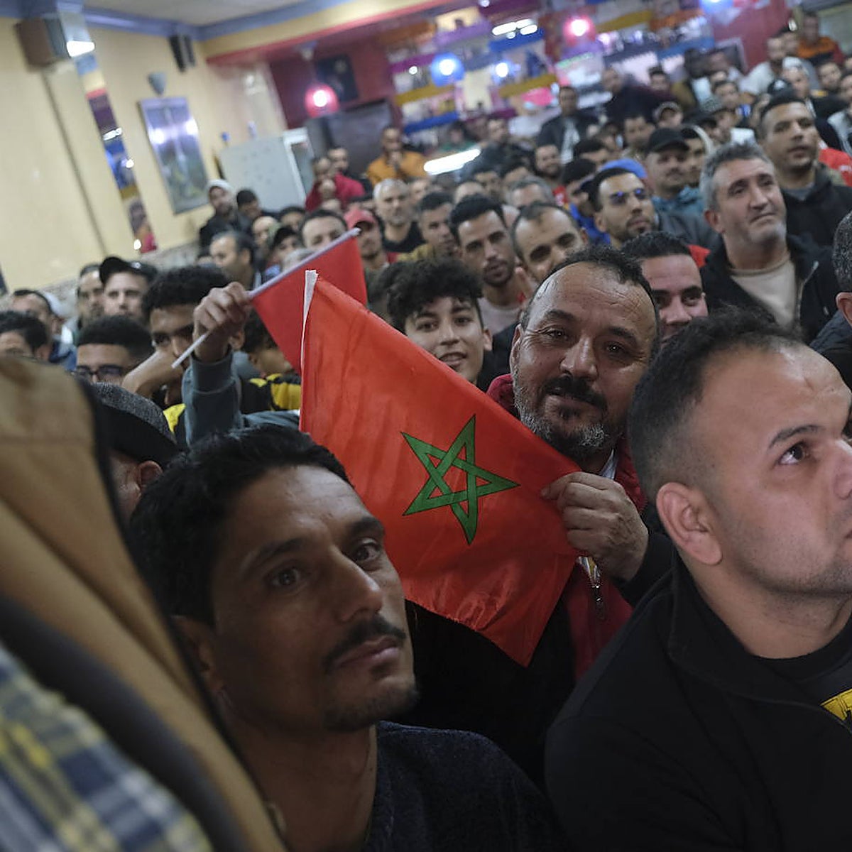 Explosión marroquí en El Ejido: así se vivió su noche más feliz en la calle Manolo Escobar