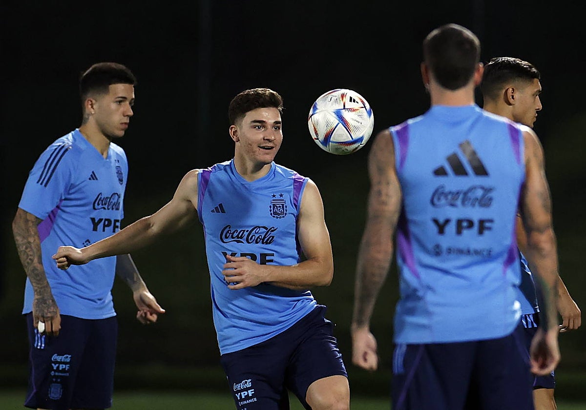 Julián Álvarez, en un entrenamiento con Argentina