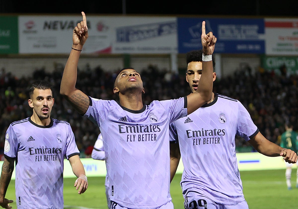 Rodrygo celebra su gol ante el Cacereño