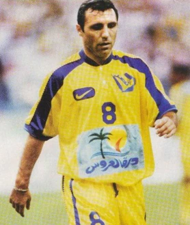 Imagen secundaria 2 - El brasileño Rivelino, en 1978, fue la primera estrella en jugar en Arabia Saudí, en el Al-Hilal. Guardiola lo hizo en el Al-Ahli qatarí, mientras que el búlgaro Stoichkov tuvo un paso fugaz por el Al-Nassr, el nuevo equipo de Cristiano Ronaldo