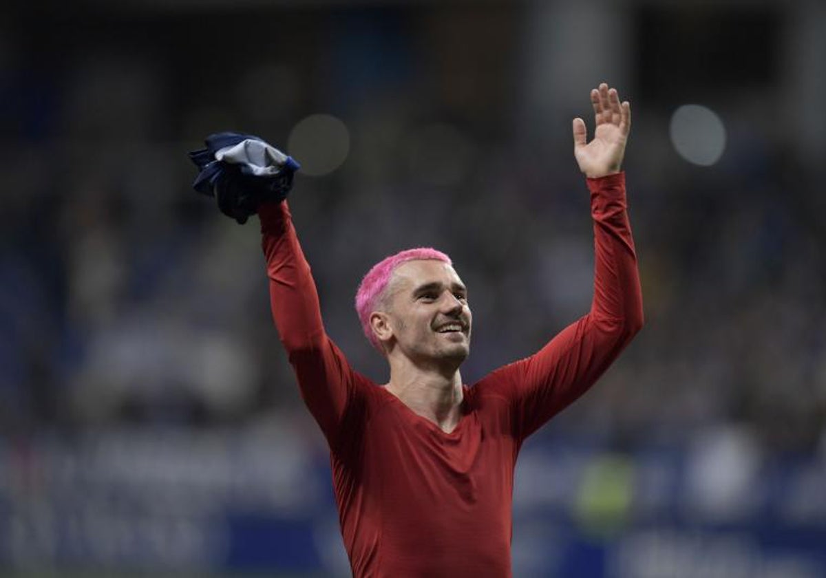 Griezmann saluda a la grada