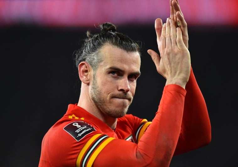 Bale, en una fiesta con Gales