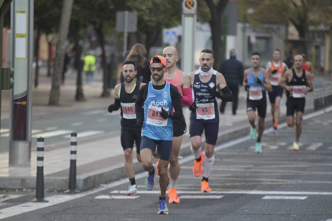 Corredores en la Media Maratón de Sevilla 2023