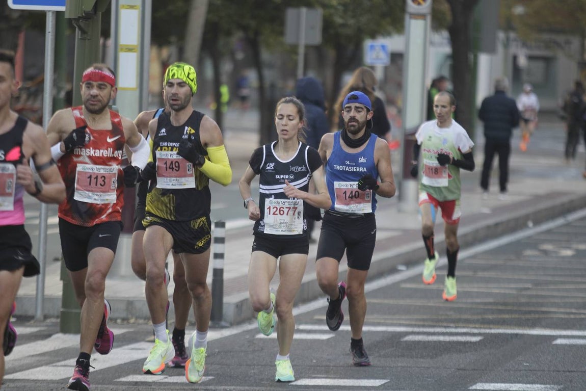 Corredores en la Media Maratón de Sevilla 2023