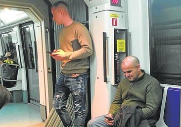 Viaja en metro, tiene más pelo y lo para todo: los poderes de Ter Stegen