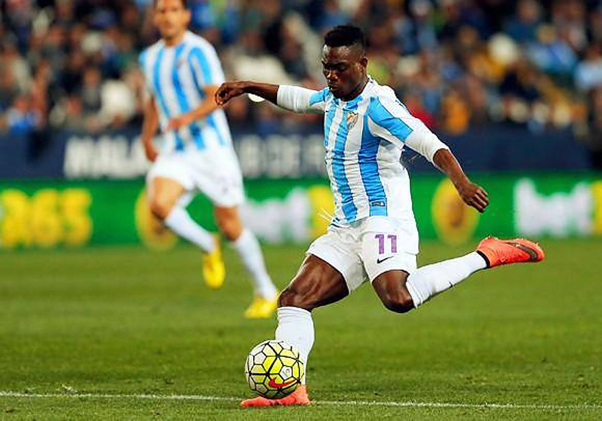 Atsu, durante su etapa como futbolista del Málaga