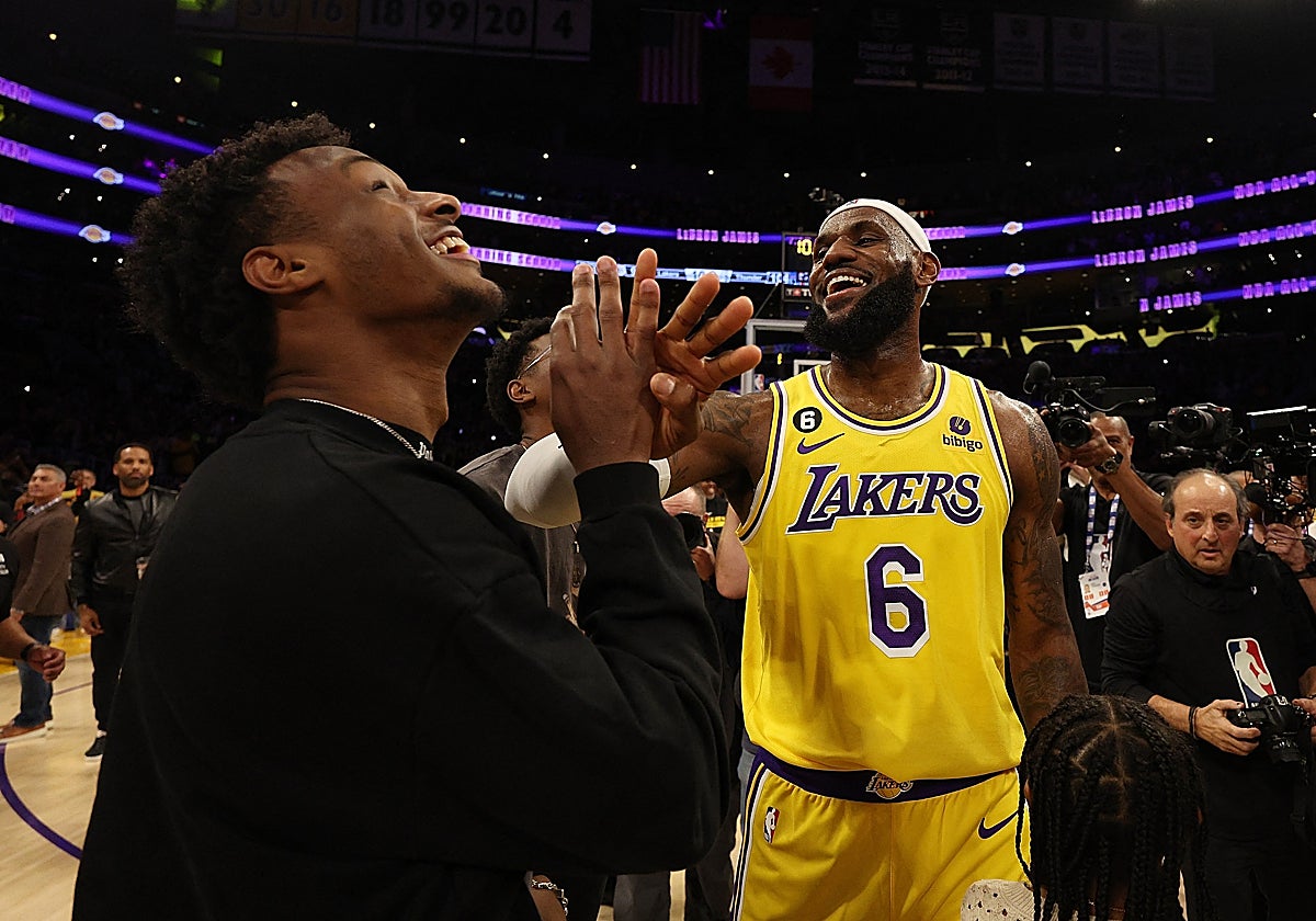 El misterioso hombre sin móvil que disfrutó sin pantallas del histórico récord de LeBron James