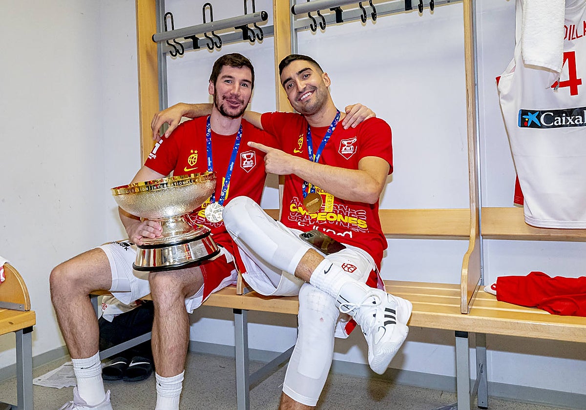 Brizuela y Fernández celebran el Eurobasket en Berlín