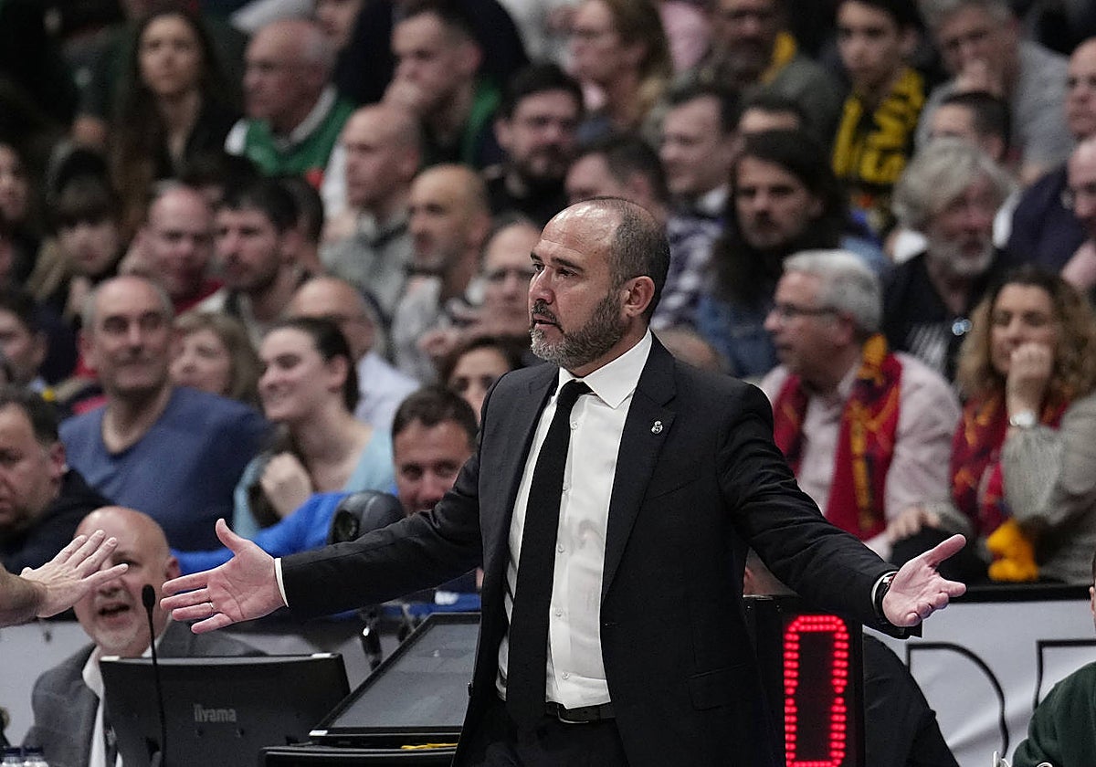 Chus Mateo, entrenador del Real Madrid