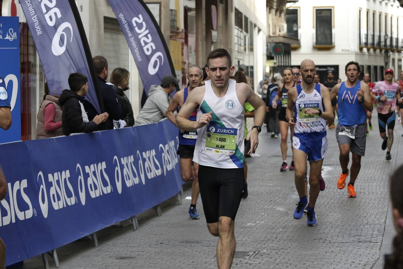 Participantes en el Zurich Maratón de Sevilla 2023