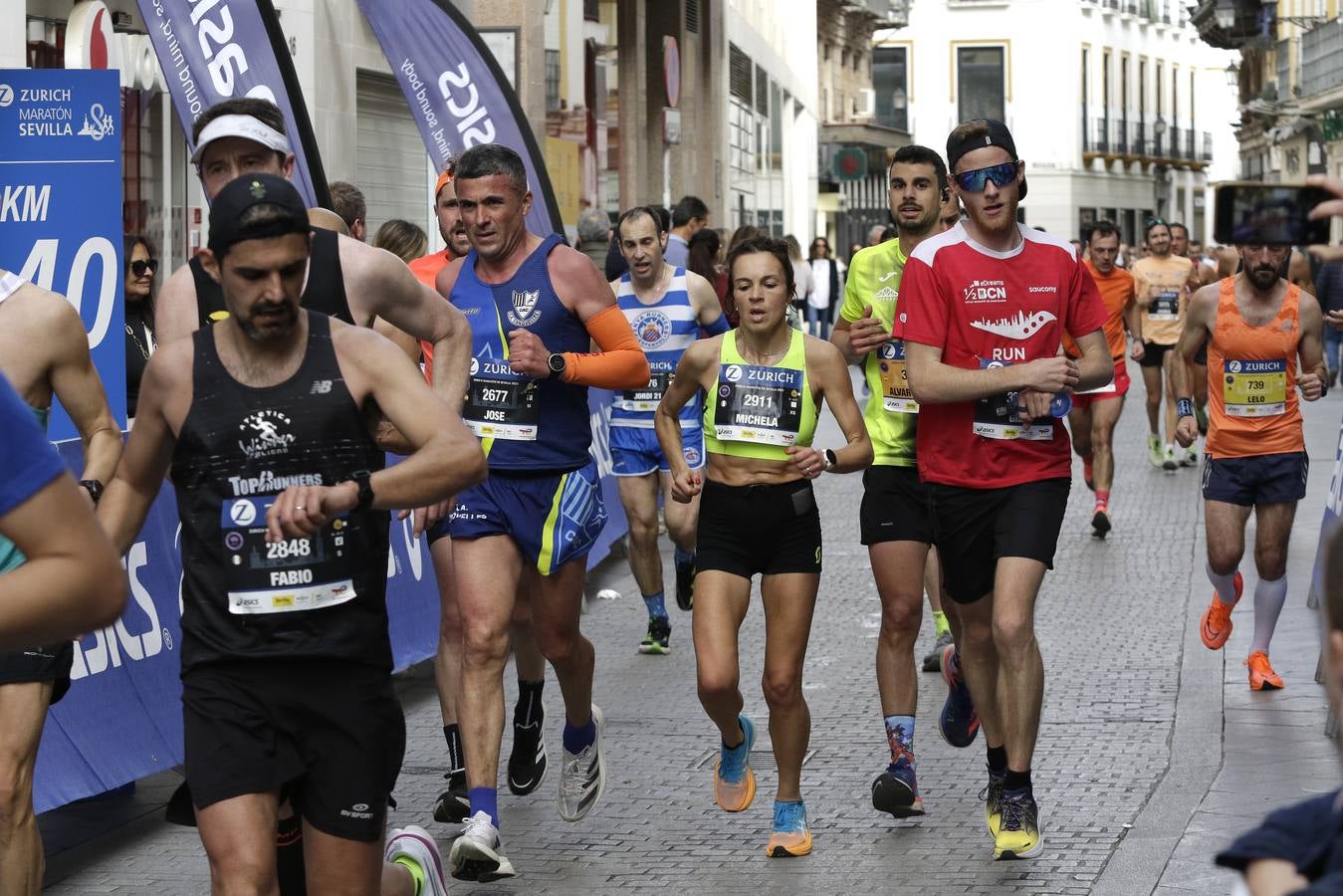 Participantes en el Zurich Maratón de Sevilla 2023