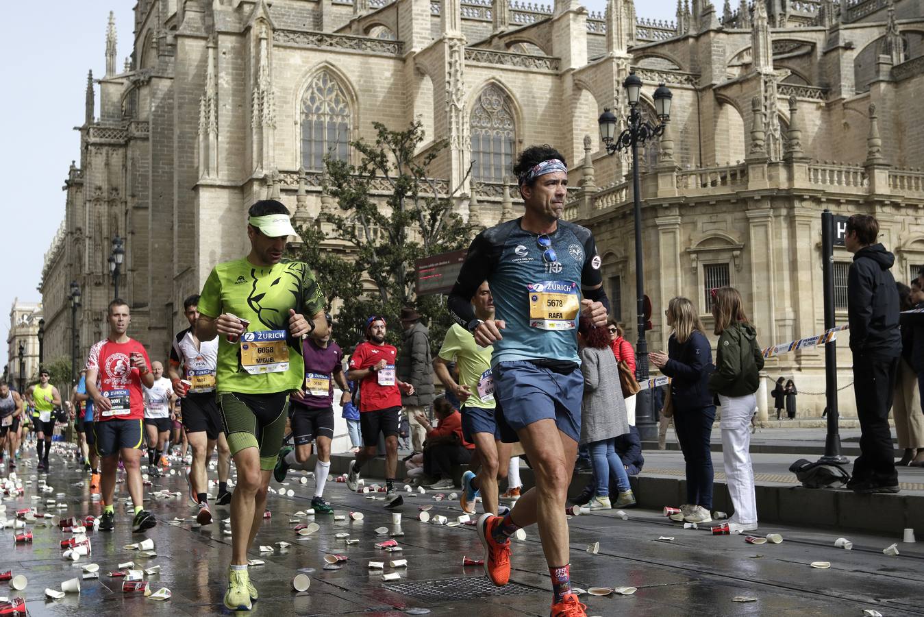 Participantes en el Zurich Maratón de Sevilla 2023