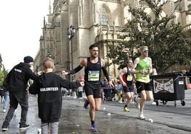 Si has corrido el Zurich Maratón de Sevilla 2023, busca tu foto aquí (VII)