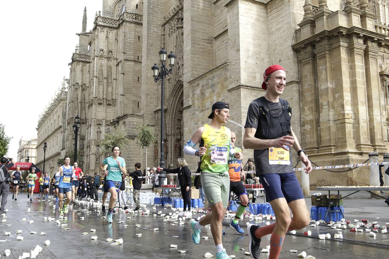Participantes en el Zurich Maratón de Sevilla 2023