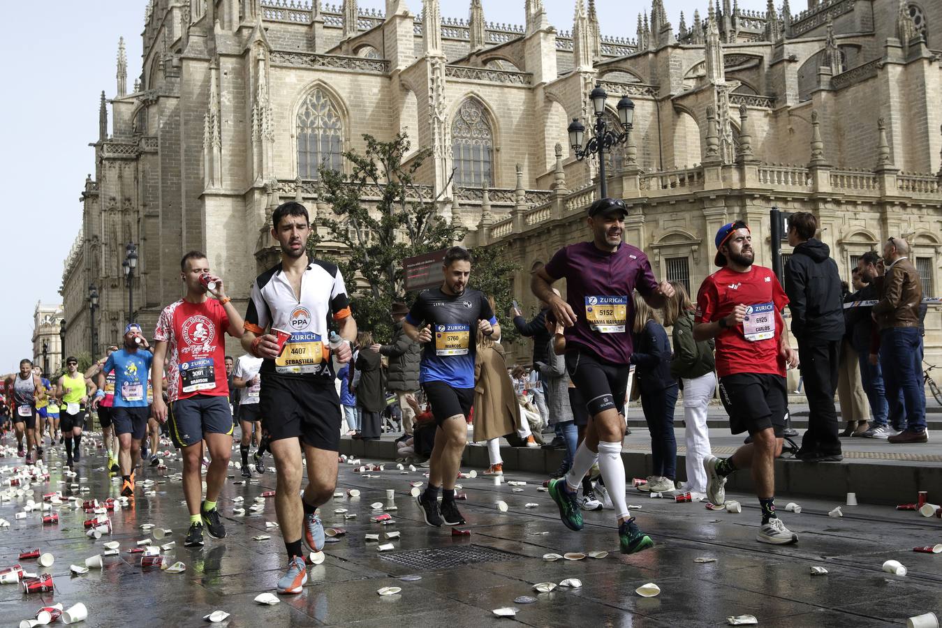Participantes en el Zurich Maratón de Sevilla 2023
