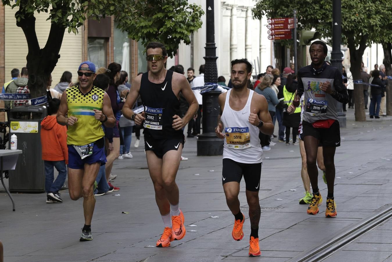 Participantes en el Zurich Maratón de Sevilla 2023