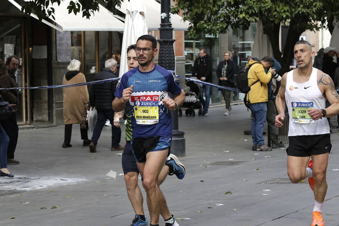 Participantes en el Zurich Maratón de Sevilla 2023