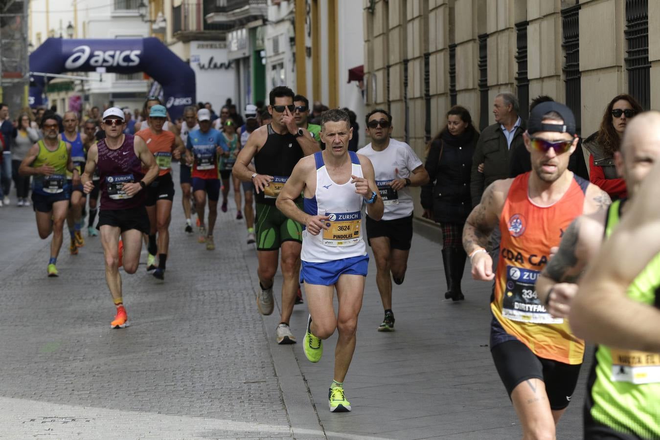 Participantes en el Zurich Maratón de Sevilla 2023