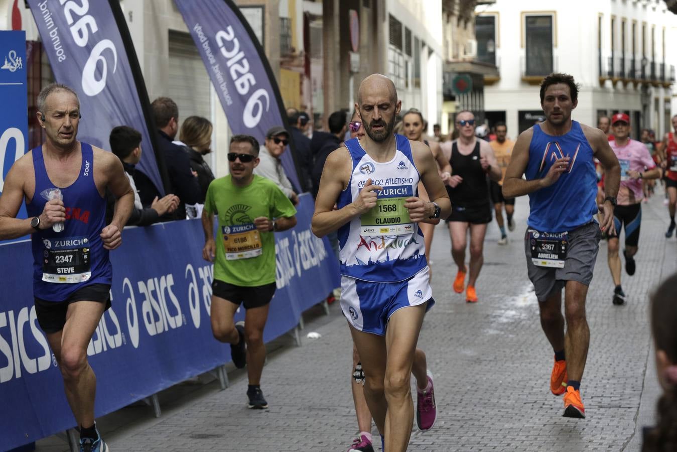 Participantes en el Zurich Maratón de Sevilla 2023